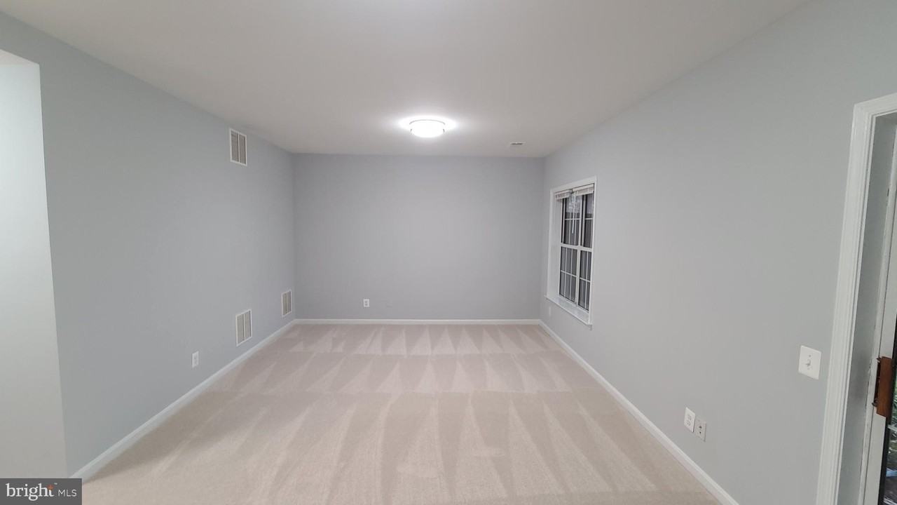 47682 Sandbank Sq - Photo 3 of 23