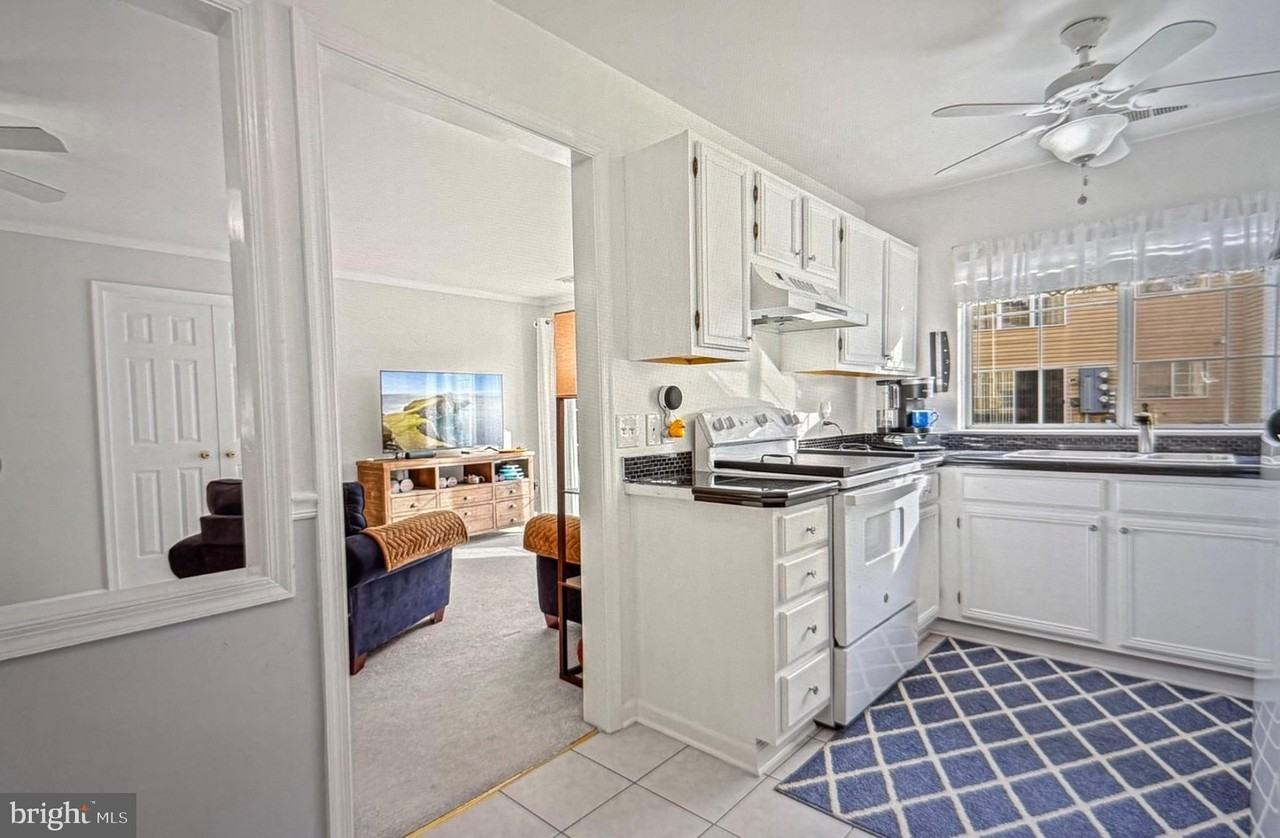 1130 Huntmaster Ter Ne #102 - Photo 6 of 8