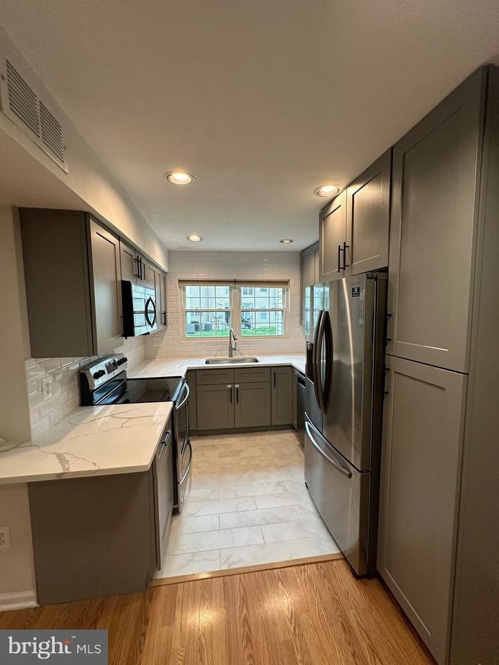 115 Prosperity Ave Se #B - Photo 2 of 16