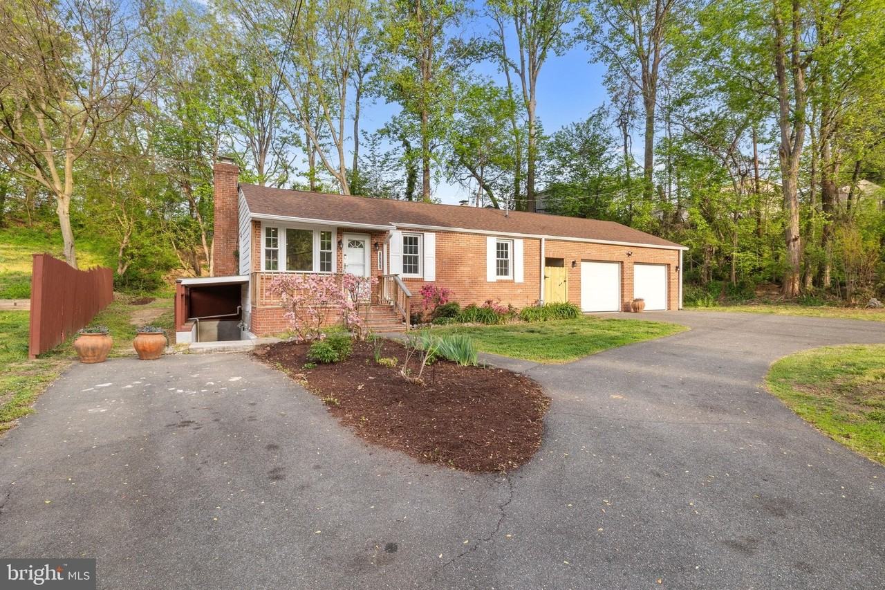 17360 Tripoli Blvd - Photo 3 of 34