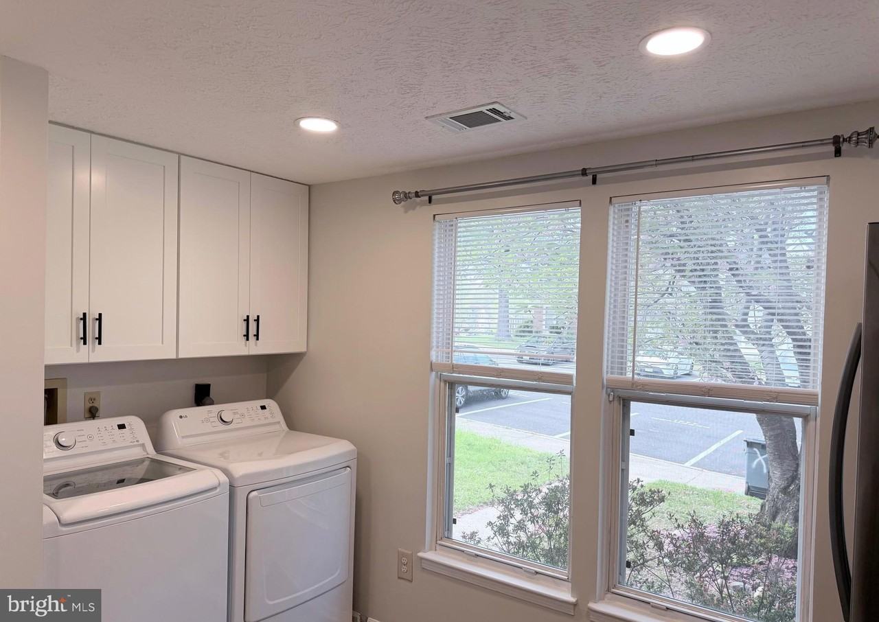 4681 Whitely Ct - Photo 5 of 11