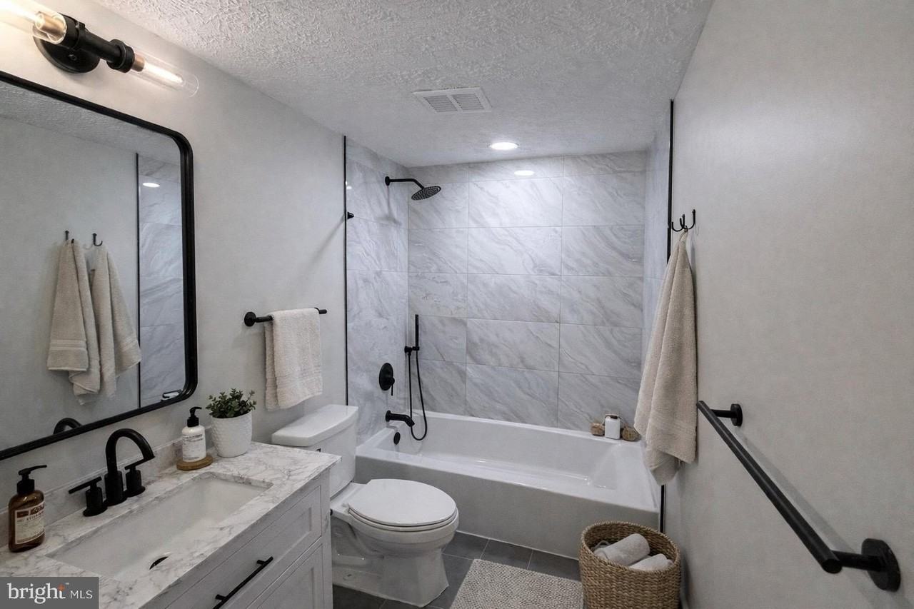 4681 Whitely Ct - Photo 7 of 11