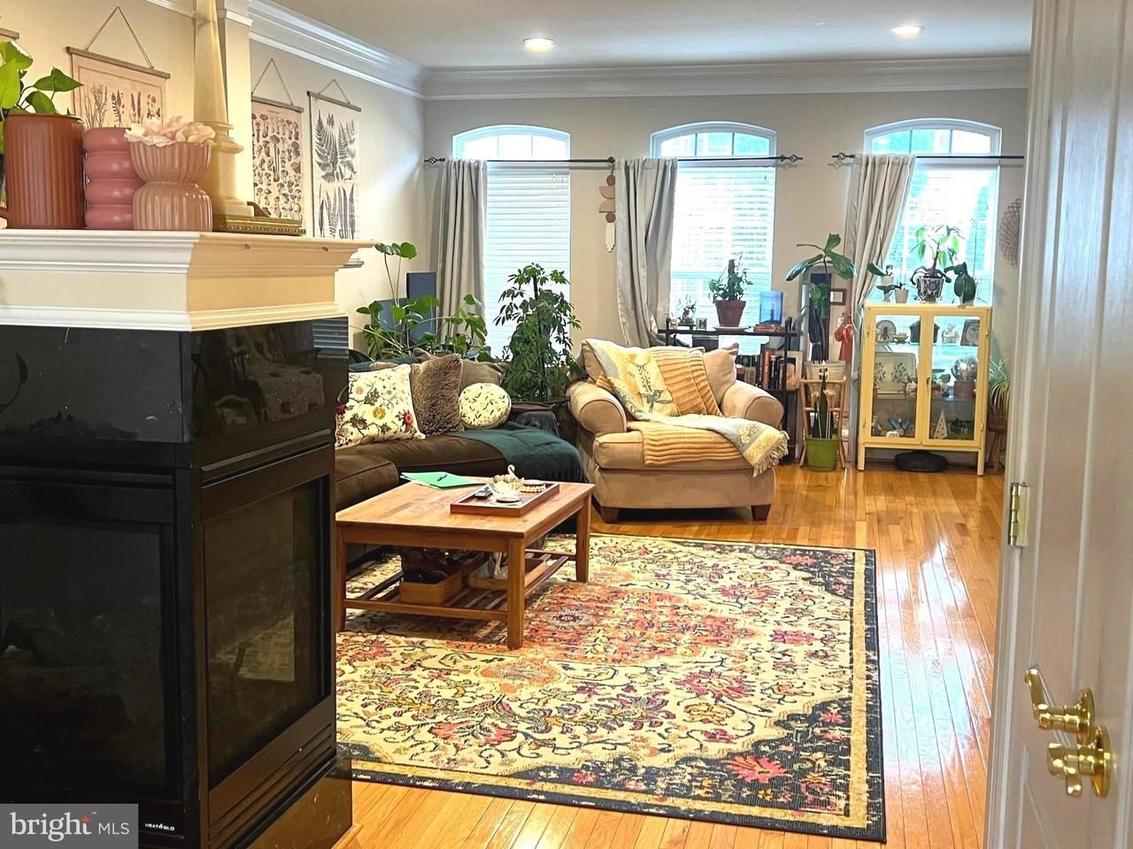 7039 Little Thames Dr - Photo 4 of 19