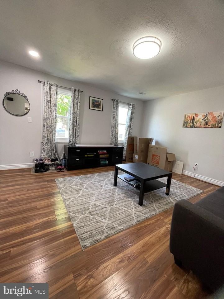 5202 Magnolia Pl - Photo 2 of 12