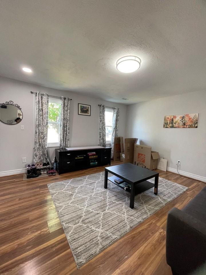 5202 Magnolia Pl - Photo 3 of 12