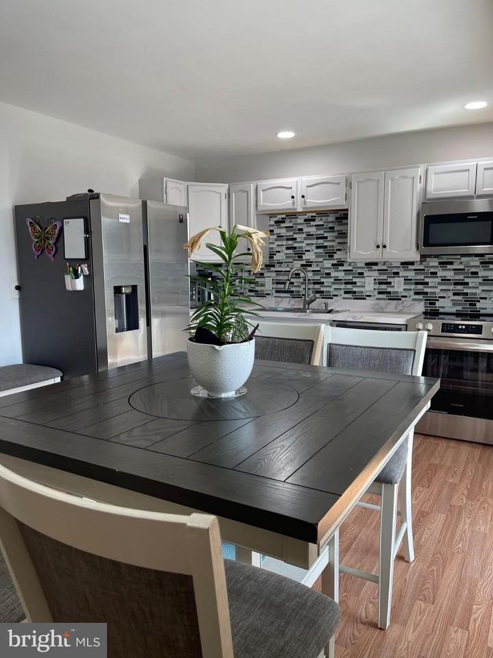 5202 Magnolia Pl - Photo 5 of 12