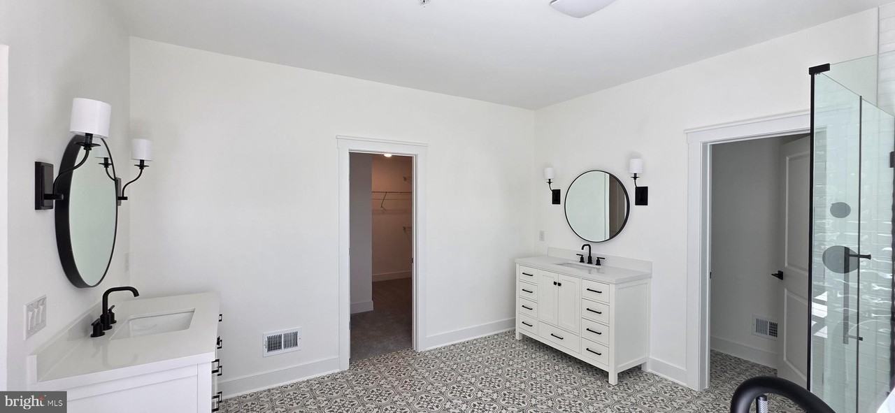 1152 Broad Lake Dr - Photo 5 of 17