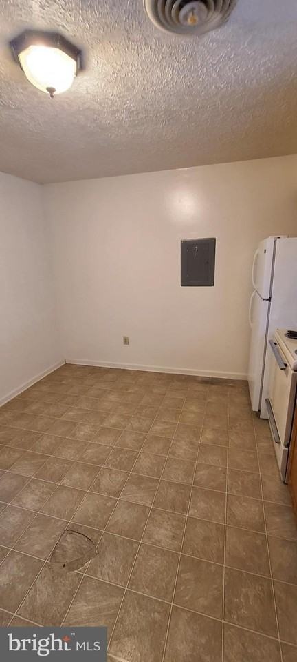 319 Pendleton Dr #D - Photo 7 of 30