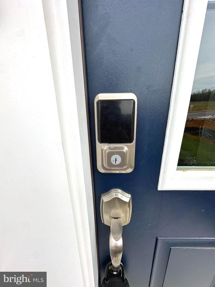 369 Huntwellwest Blvd - Photo 5 of 41