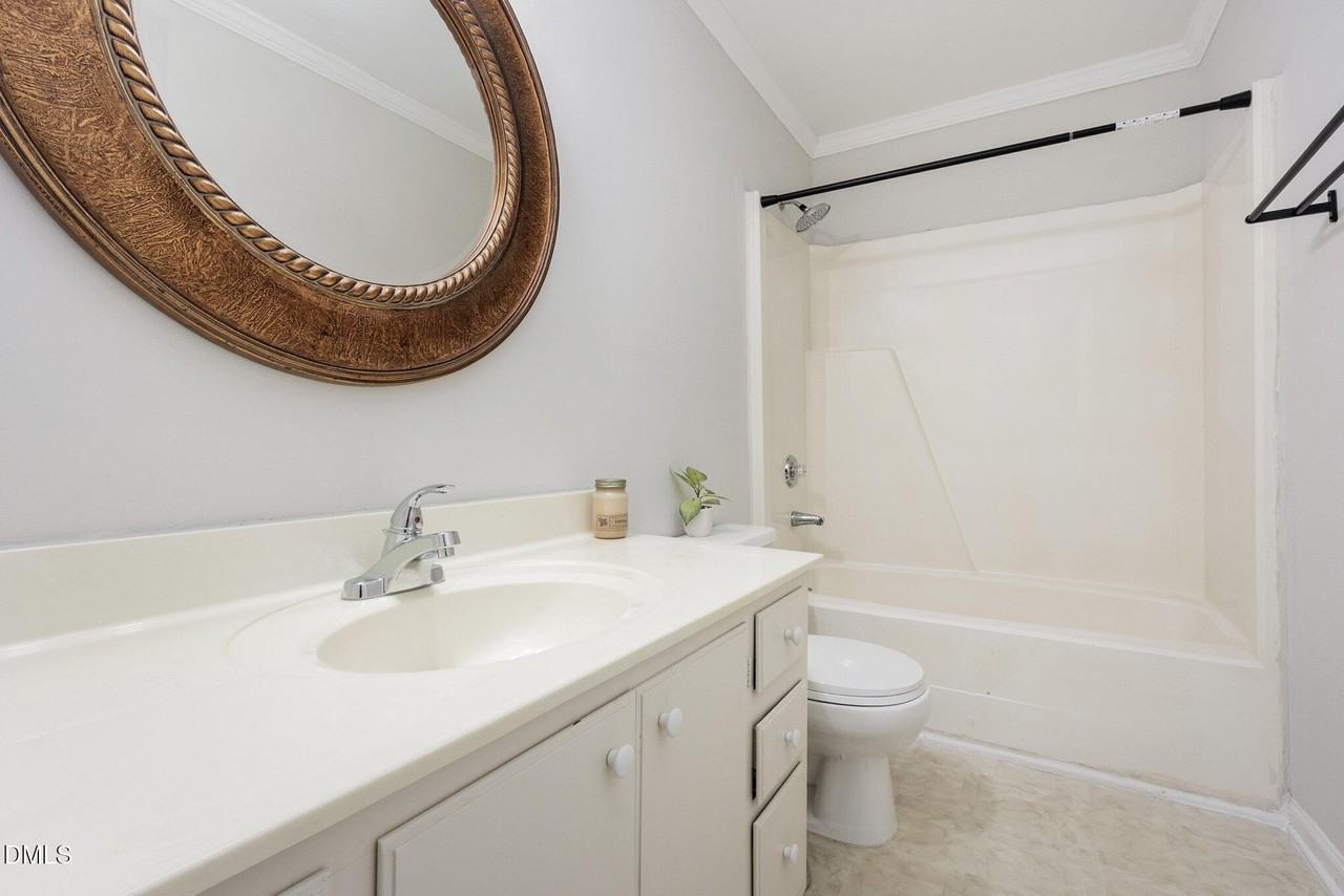 6018 Dixon Dr - Photo 7 of 17