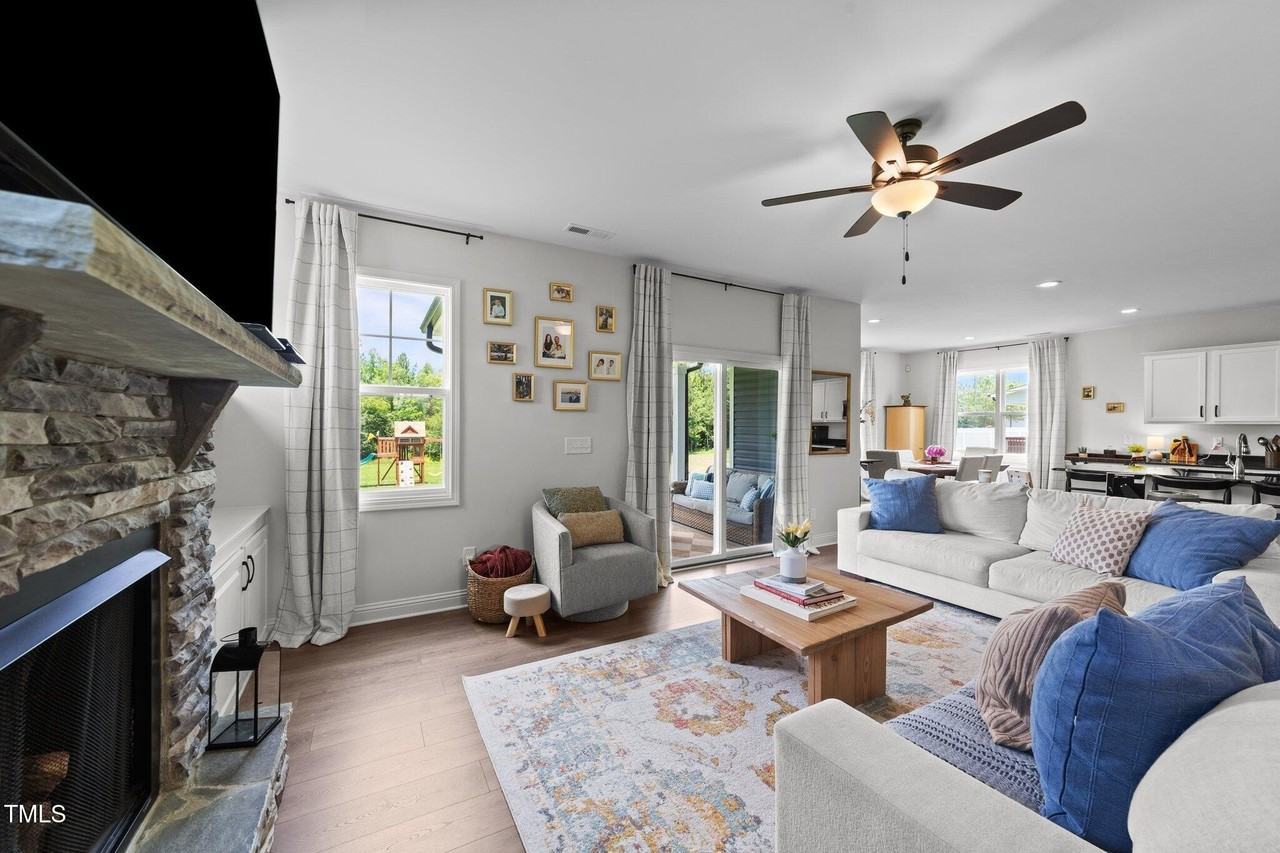 385 Jackson Pond Dr - Photo 6 of 33