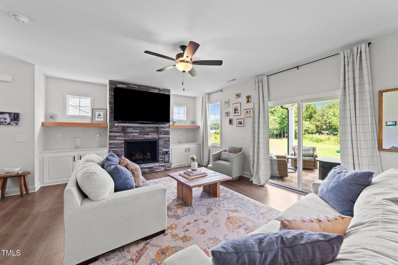 385 Jackson Pond Dr - Photo 7 of 33