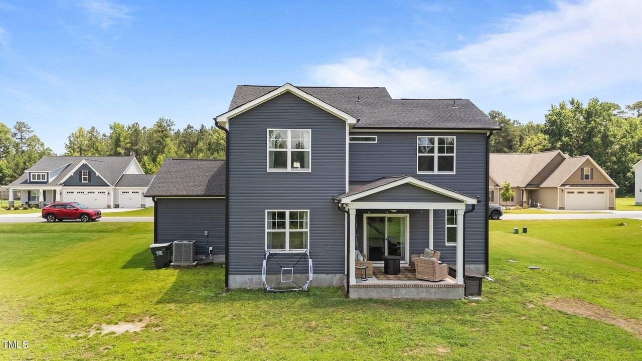 385 Jackson Pond Dr - Photo 7 of 10