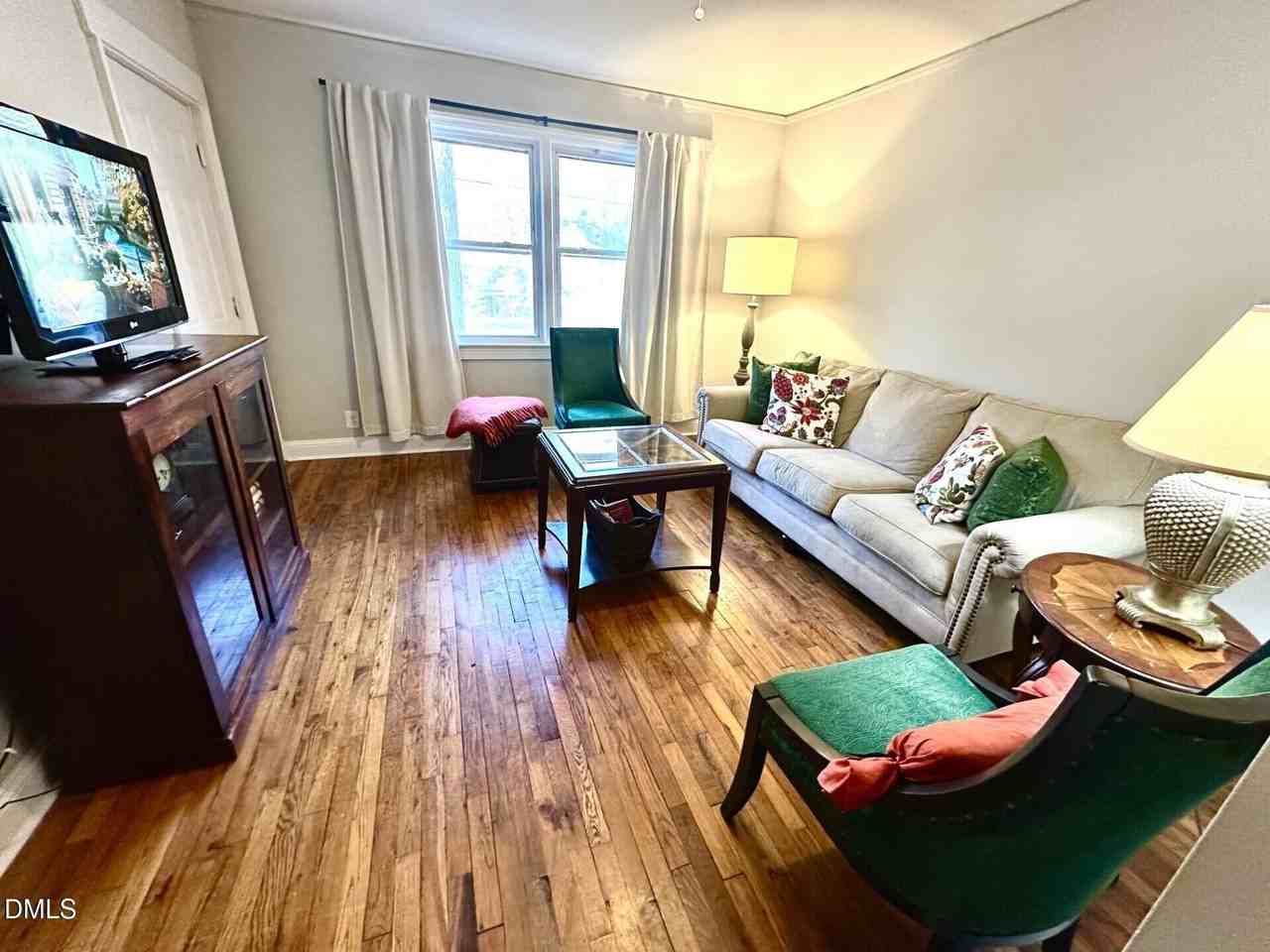 2803 Wade Ave - Photo 3 of 19