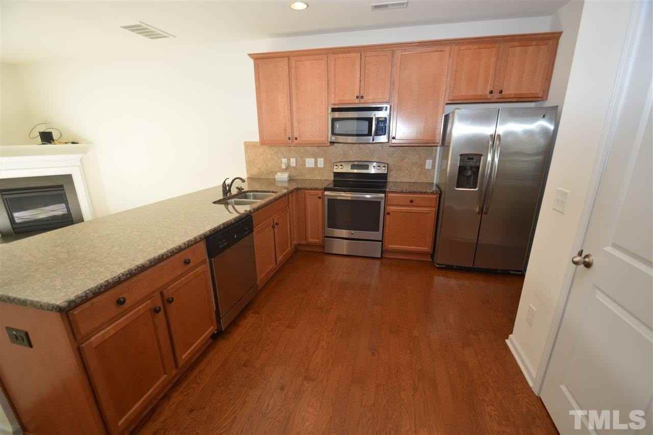 1304 Cozart St #226 - Photo 3 of 12