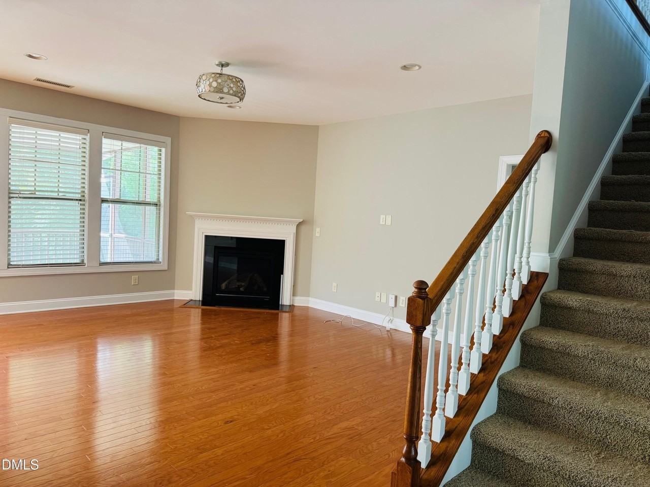 3913 Wedonia Dr - Photo 6 of 36