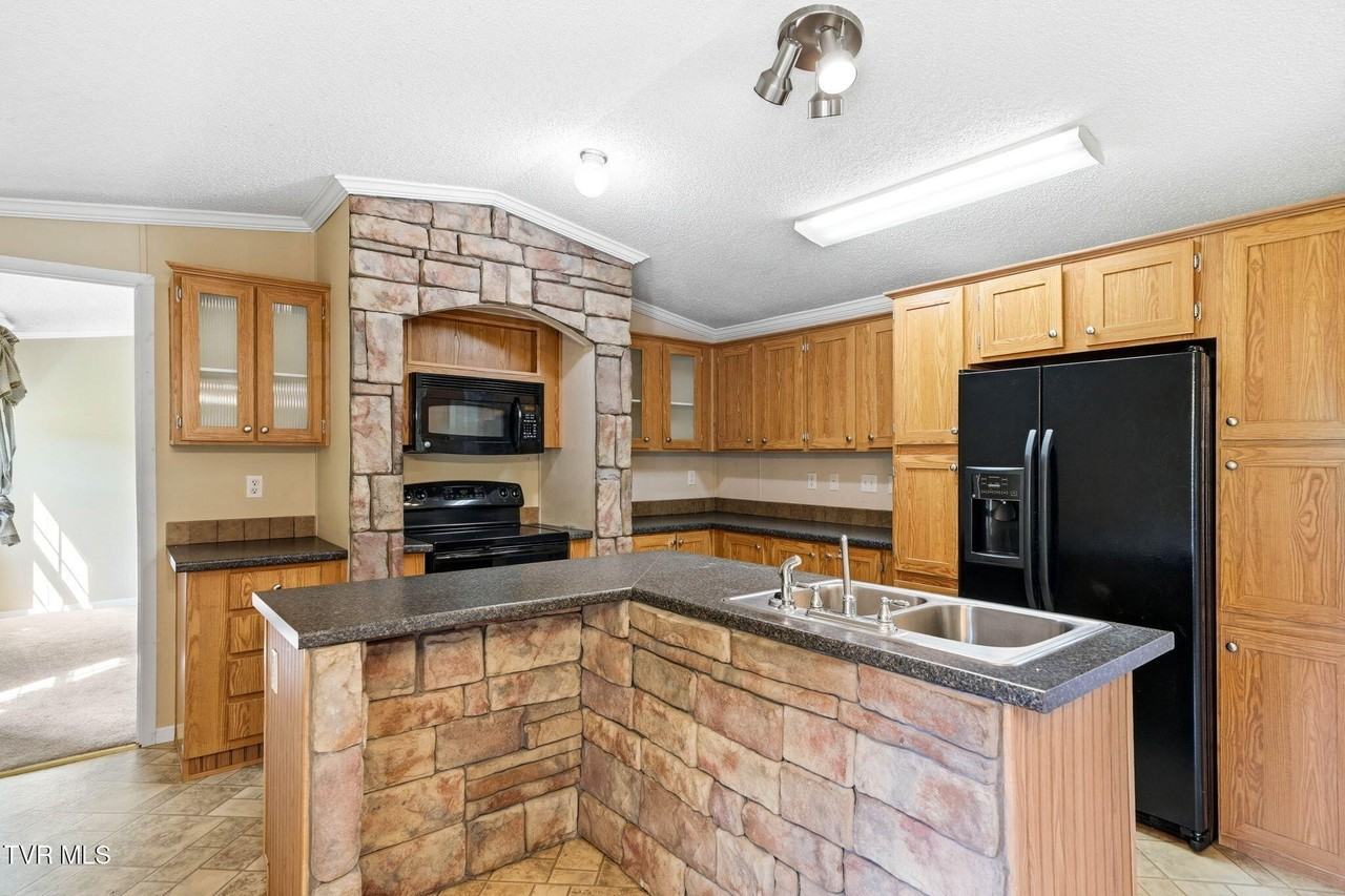 267 Maddux Farm Dr - Photo 2 of 29