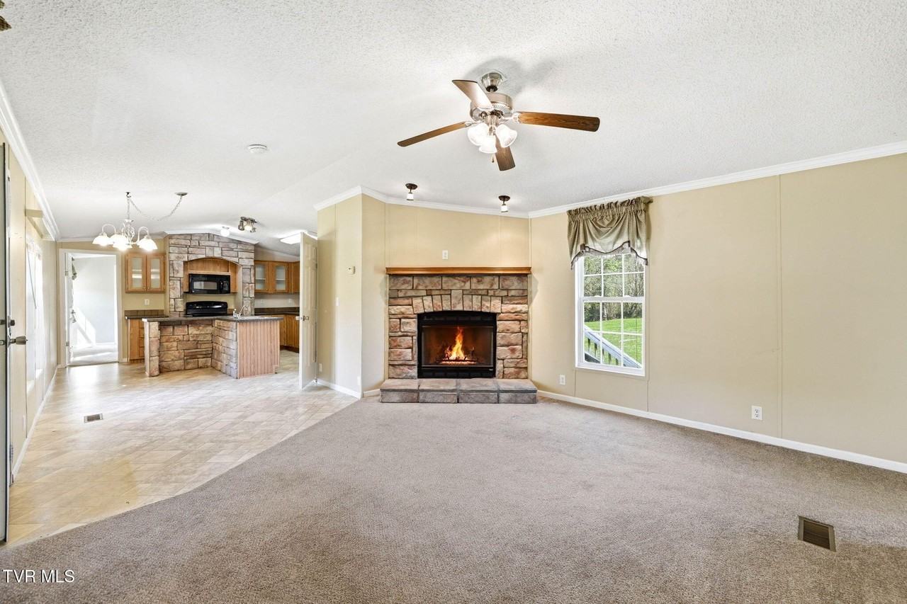 267 Maddux Farm Dr - Photo 4 of 29