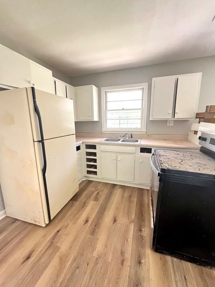 722 Vallotton Dr - Photo 2 of 11