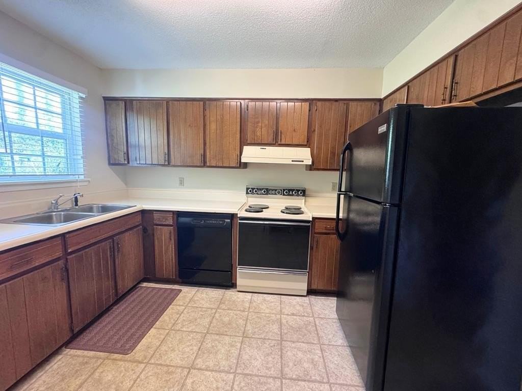 304 W Cranford Ave - Photo 2 of 9