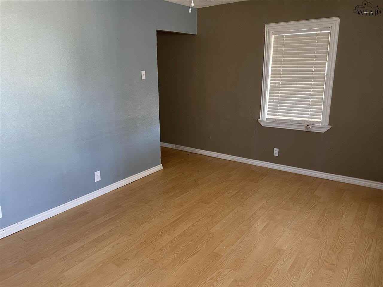 1615 Oceola Ave - Photo 2 of 10