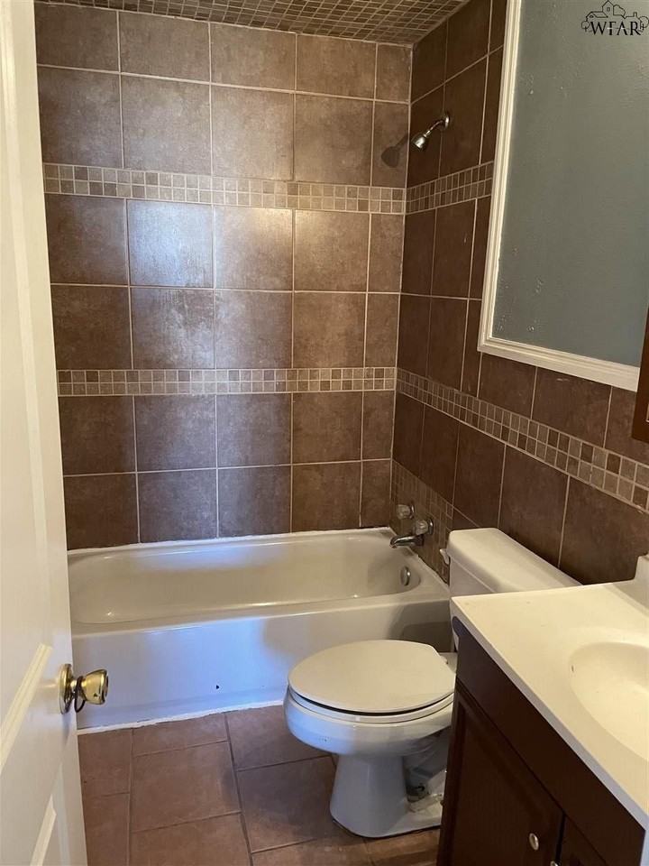 1615 Oceola Ave - Photo 3 of 10