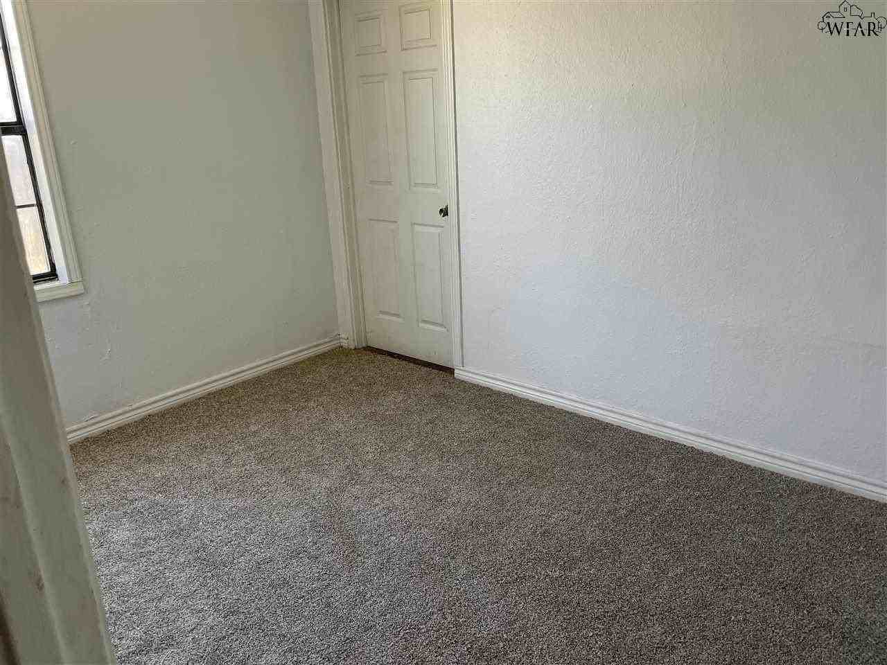 1615 Oceola Ave - Photo 5 of 10