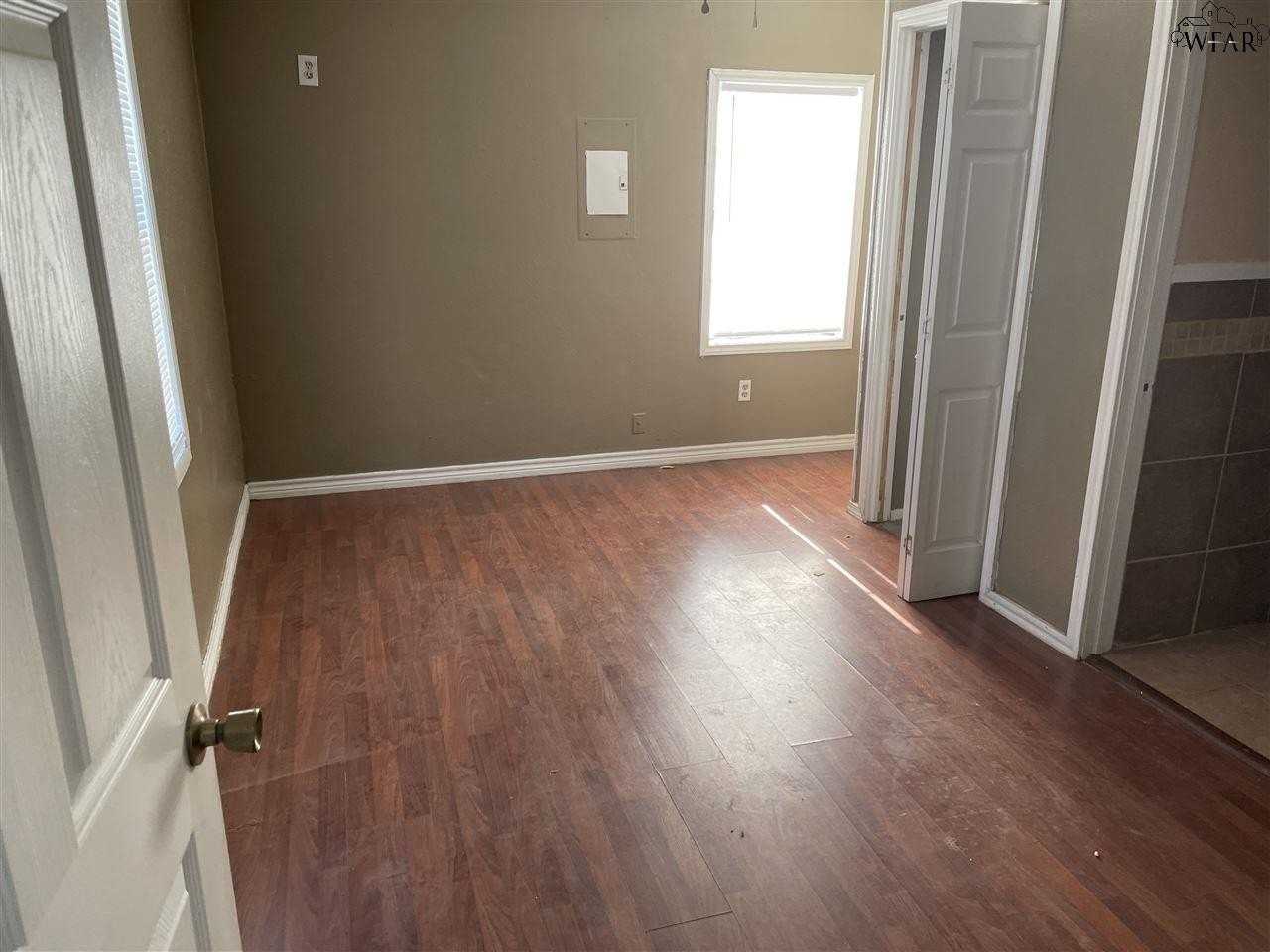 1615 Oceola Ave - Photo 6 of 10