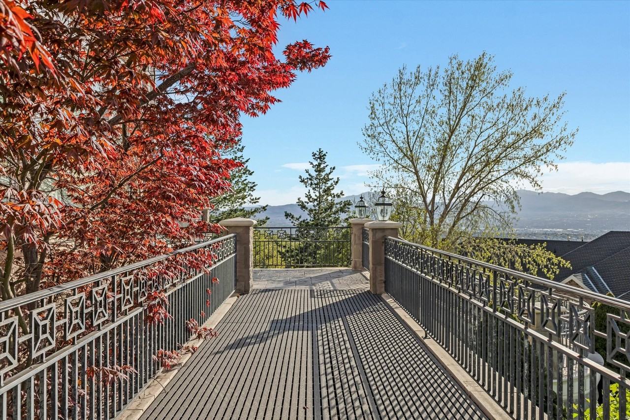 3222 E Eagle View Cir - Photo 3 of 50