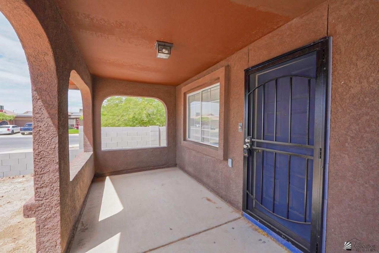 604 E Yucca St - Photo 6 of 20