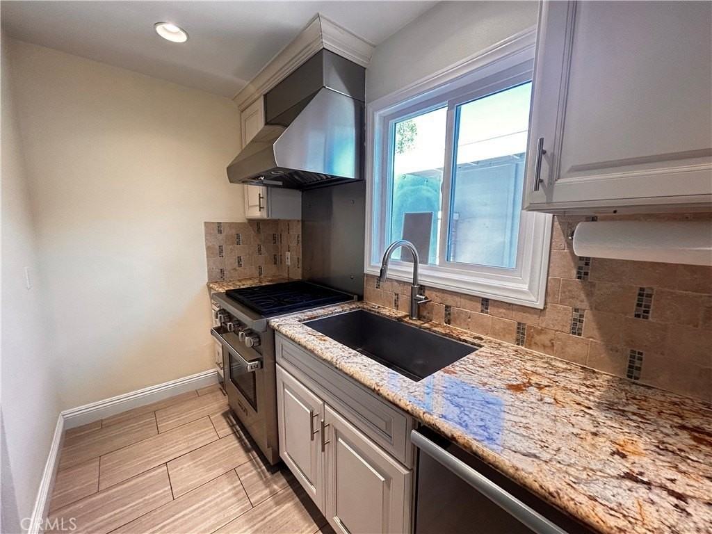 19859 Berkshire Ln - Photo 3 of 27