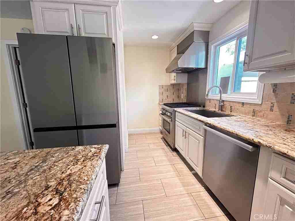 19859 Berkshire Ln - Photo 5 of 27