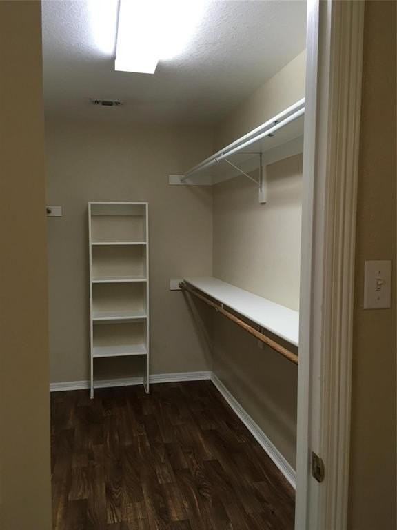 1033 Westgrove Dr - Photo 3 of 15