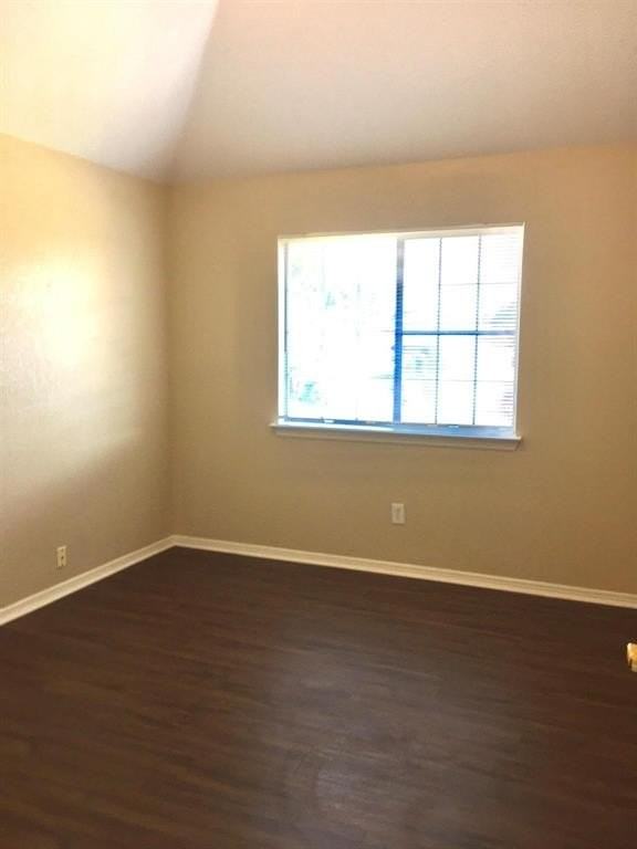 1033 Westgrove Dr - Photo 6 of 15