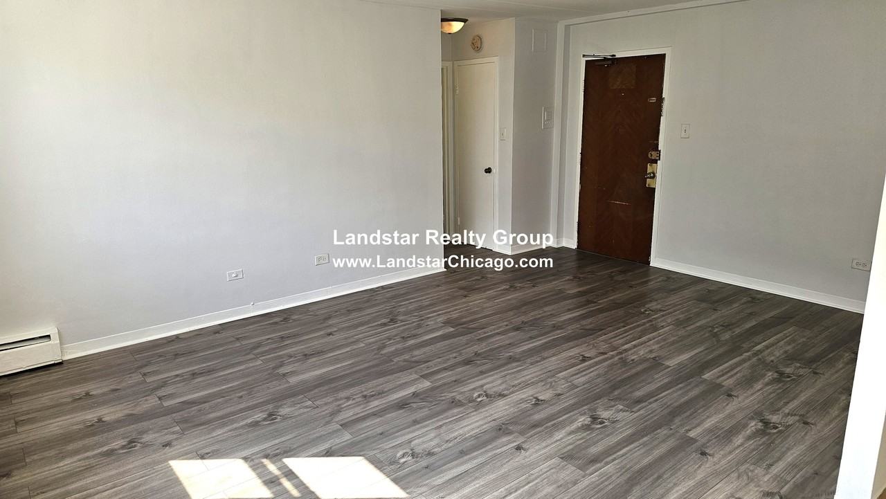 2025 W Granville Ave #305 - Photo 5 of 21