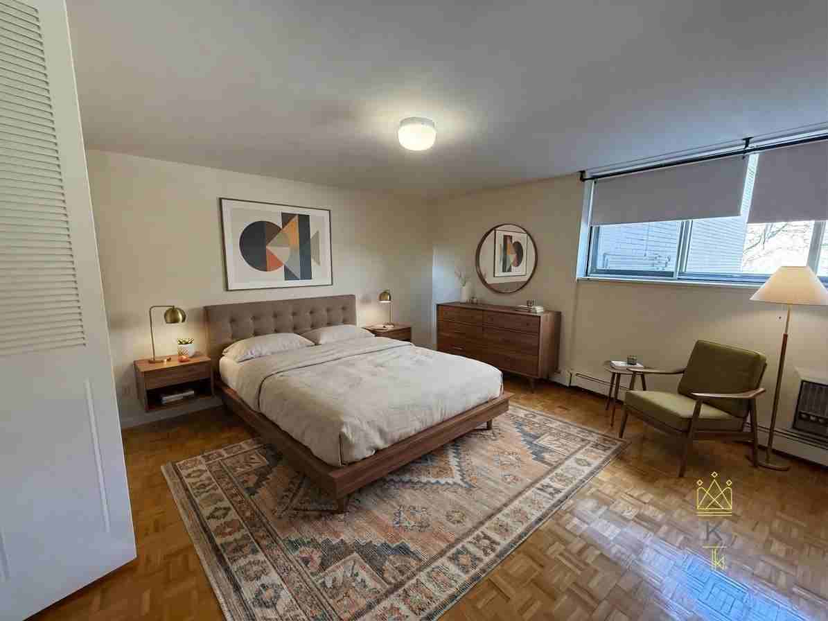 125 Chiswick Rd #208 - Photo 2 of 14