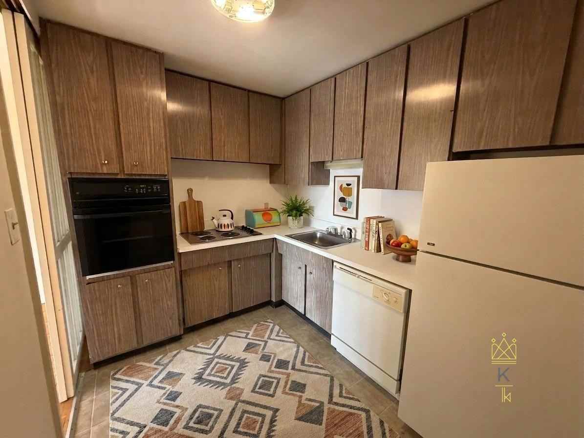 125 Chiswick Rd #208 - Photo 3 of 14