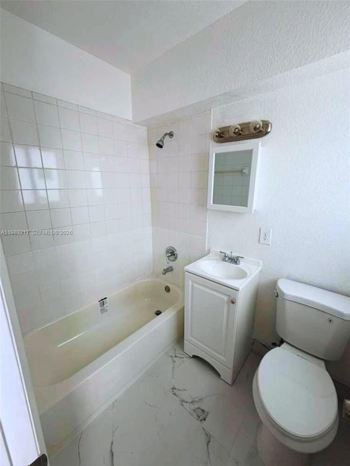 217 Nw 84th St #217 - Photo 4 of 18