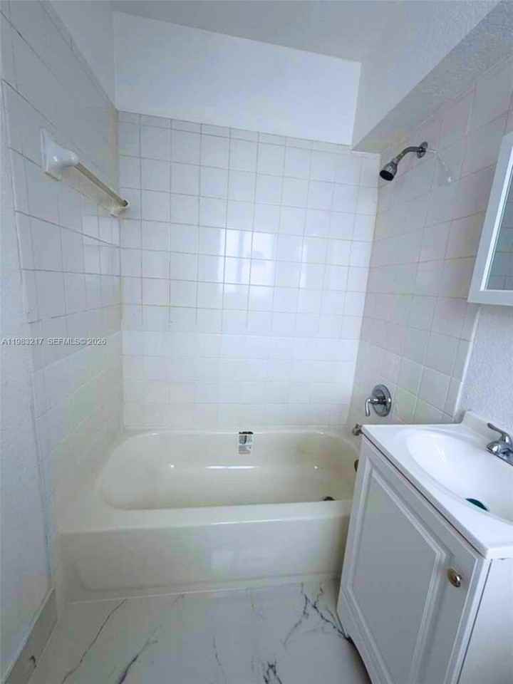 217 Nw 84th St #217 - Photo 5 of 18