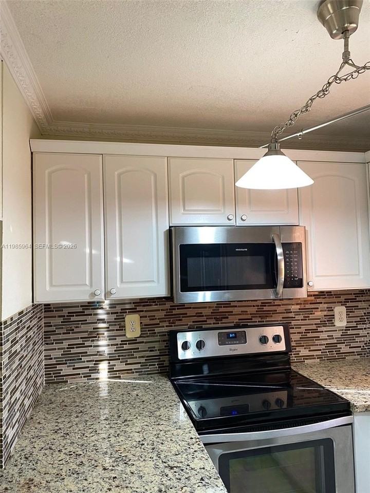 11789 Sw 18th St #4-30 - Photo 3 of 23