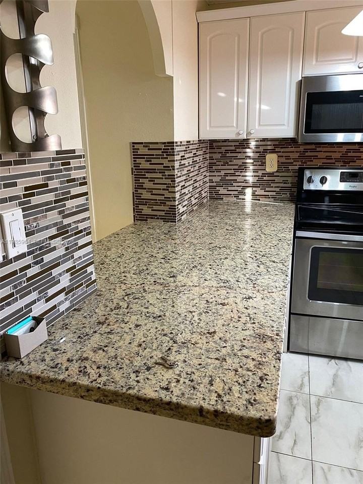 11789 Sw 18th St #4-30 - Photo 5 of 23