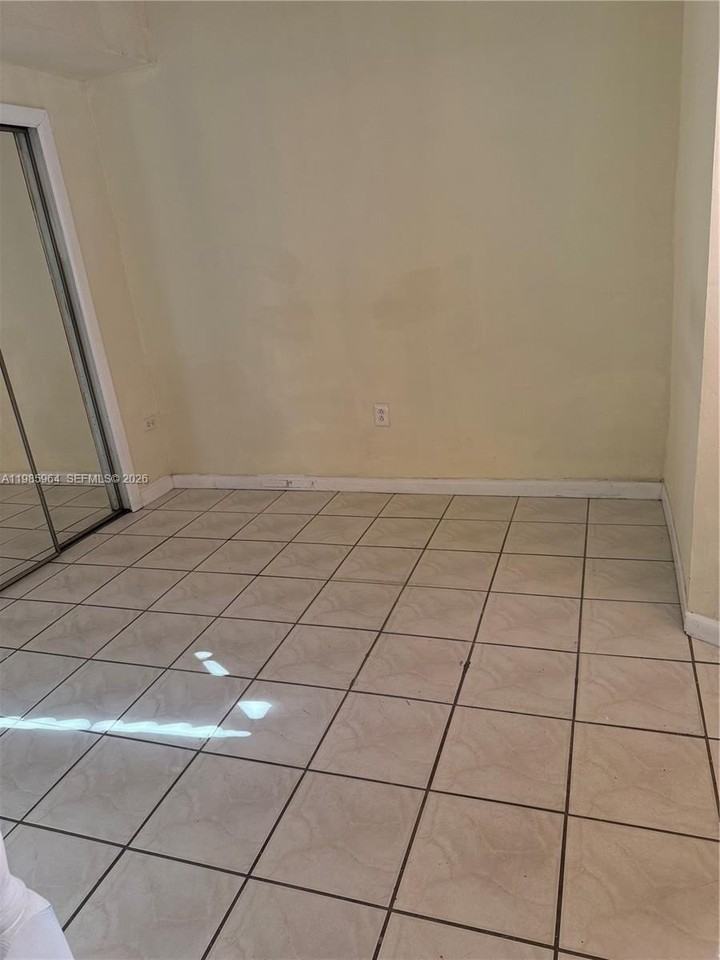 11789 Sw 18th St #4-30 - Photo 7 of 23