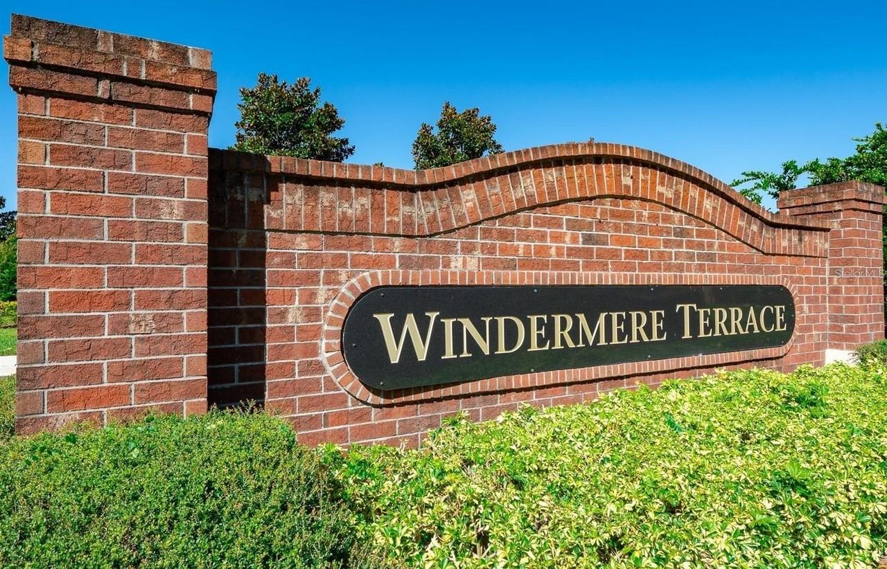 13243 Overstreet Rd - Photo 2 of 27