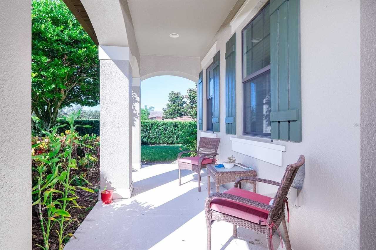 13243 Overstreet Rd - Photo 3 of 27