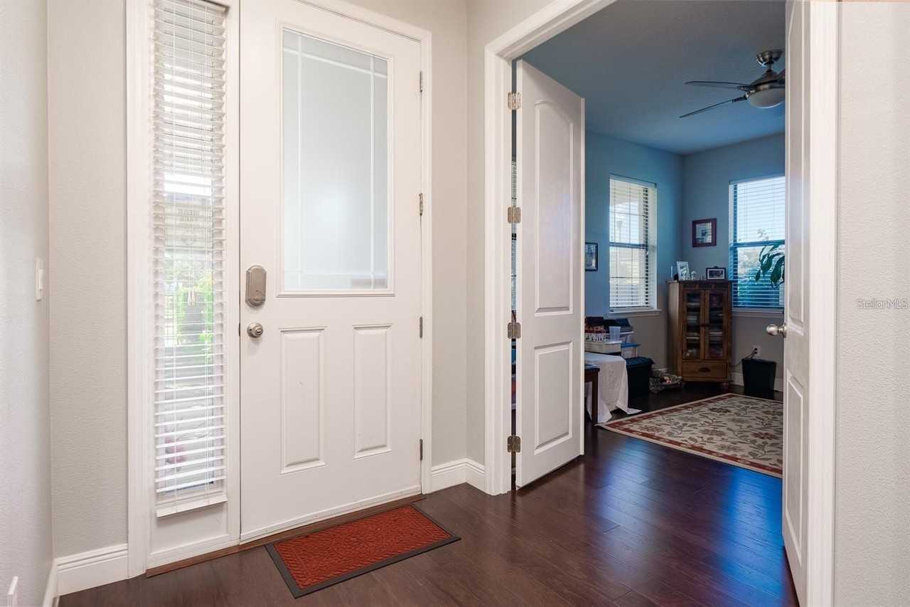 13243 Overstreet Rd - Photo 6 of 27