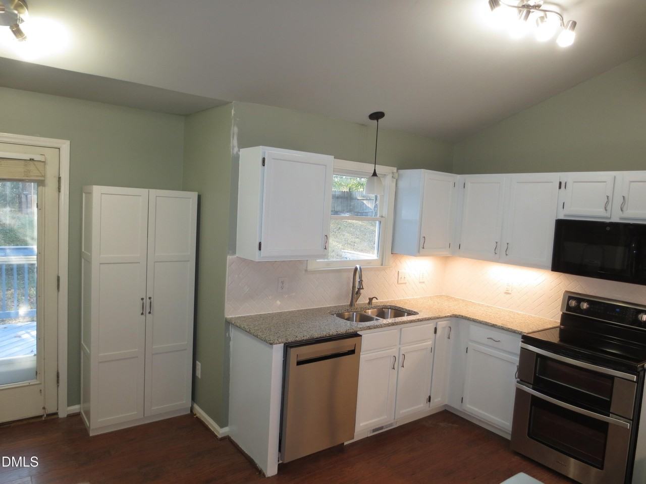 712 Matney Ln - Photo 5 of 19