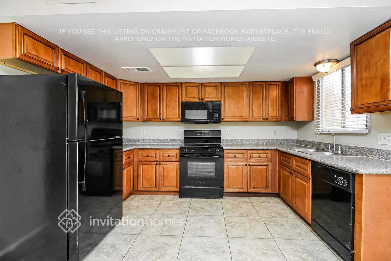 3526 S Shafer Dr - Photo 7 of 18