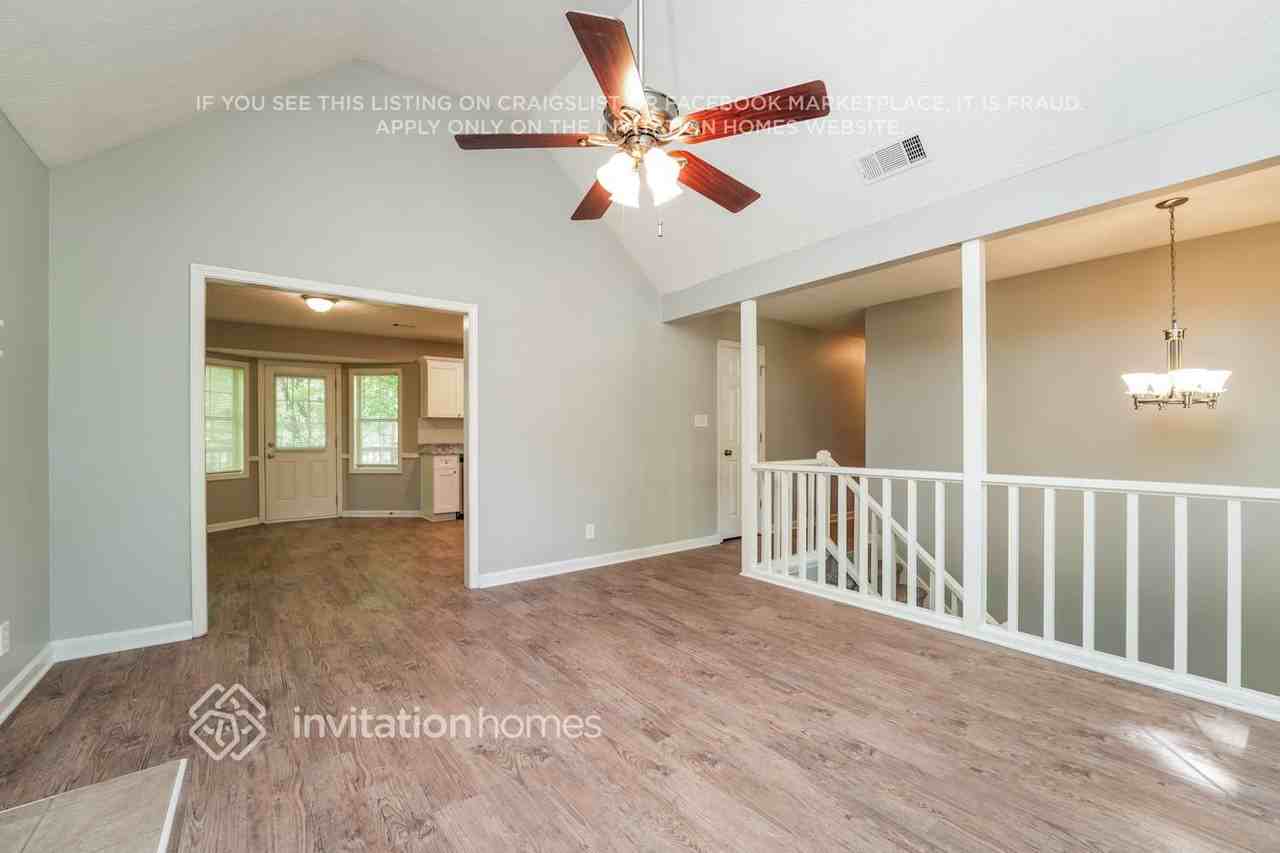 585 Elvina Ct - Photo 5 of 18