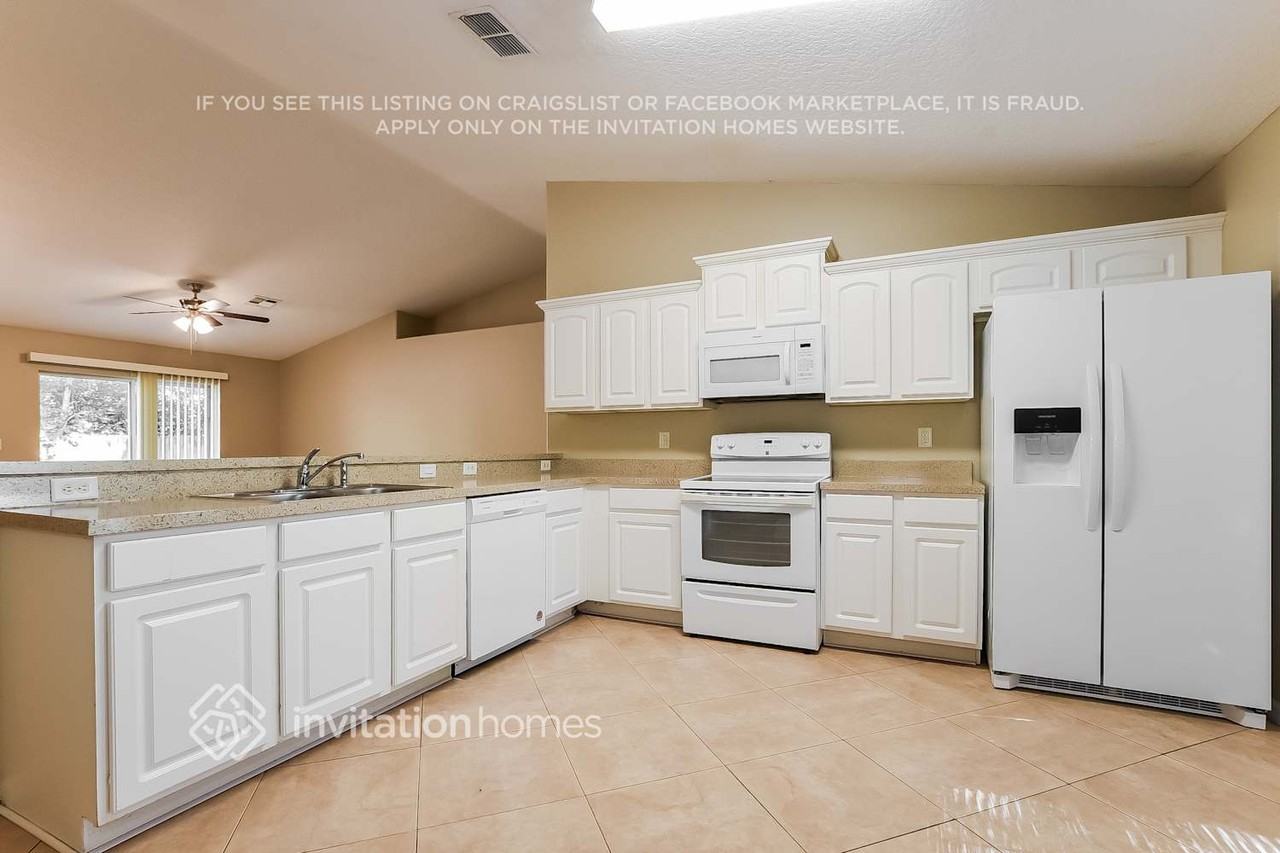 11609 Lake Dr - Photo 6 of 17