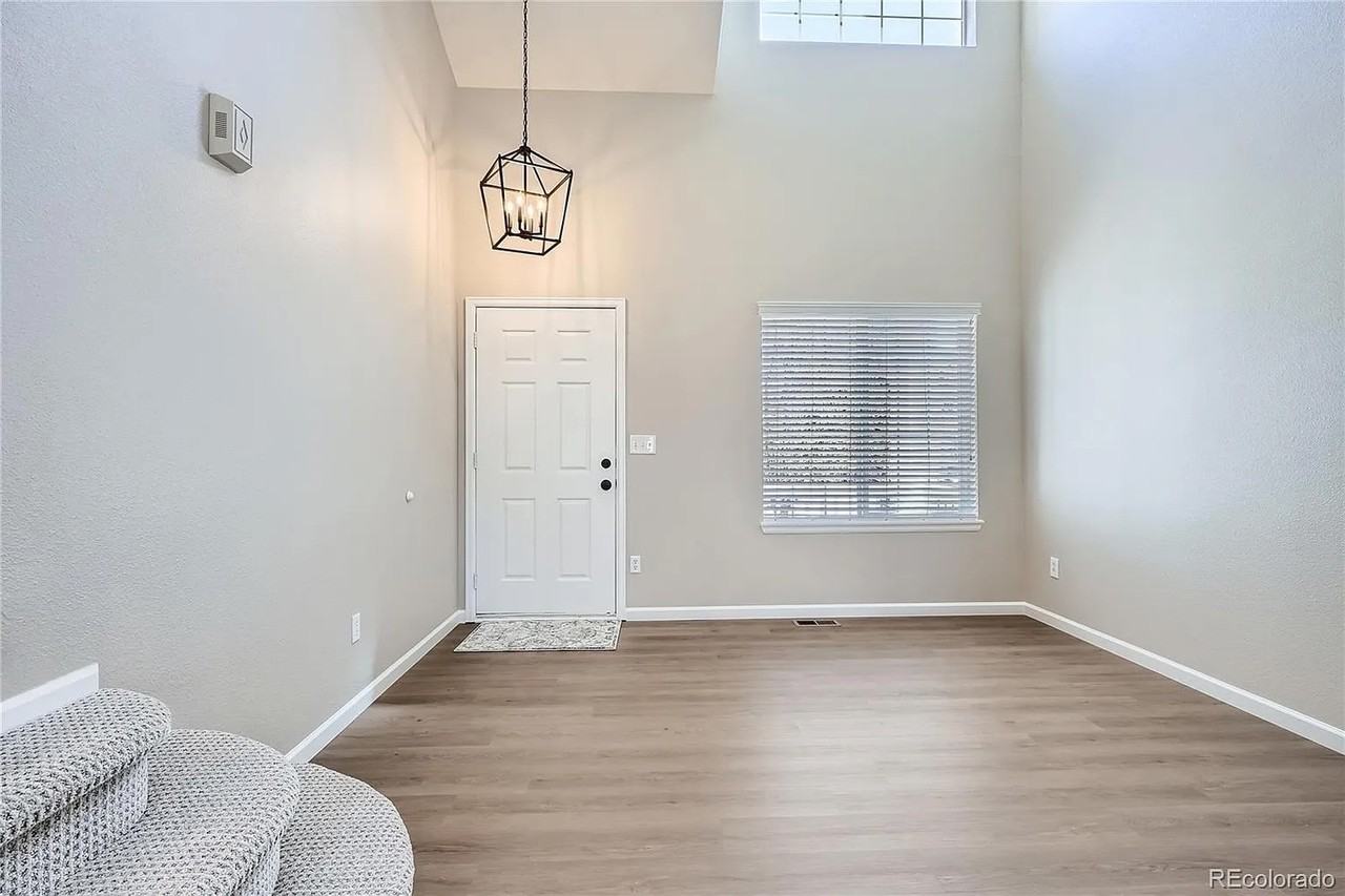 1169 N Tabor Dr - Photo 2 of 23